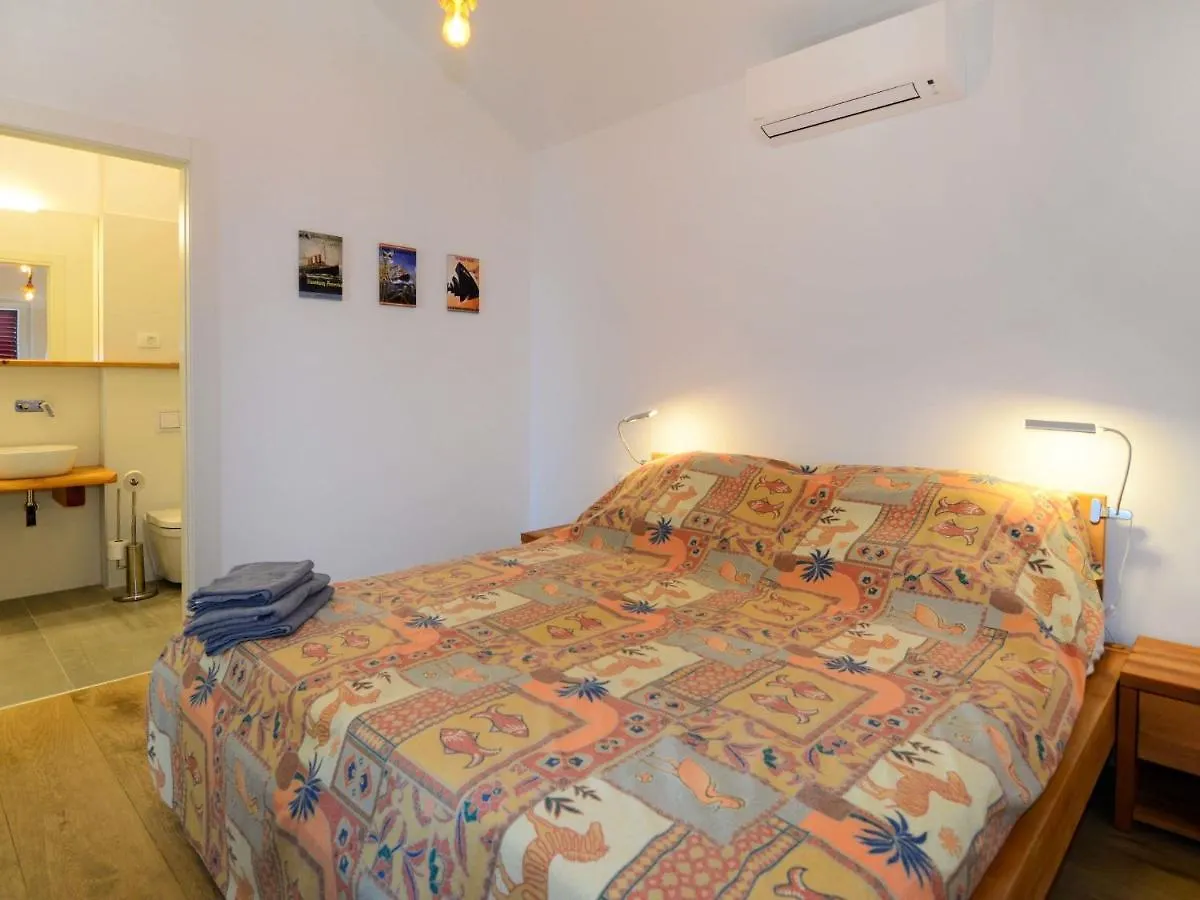 Apartment Viva-By The Sea-Panorama Penthouse By Interhome Seget Vranjica